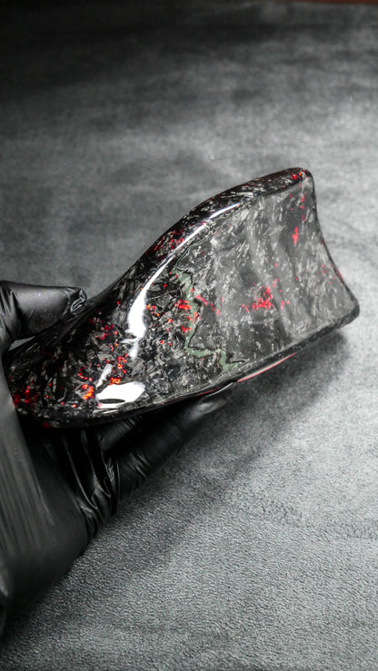 Geschmiedete Haifischflossenantenne aus Kohlefaser – Handgefertigt